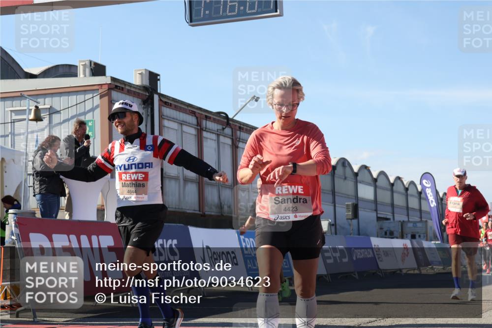03.10.2025 - Köhlbrandbrückenlauf Luisa Fischer http://msf.ph/oto/9034623 03.10.2025 13:16:05 Ziel 4311, 4374, 4423, 4495, 4548, 4644, 4805, 4833, 5022, 5023, 5068, 5217, 5336, 5867, 5868, 6270, 6271, 6507, 6712 meine-sportfotos.de