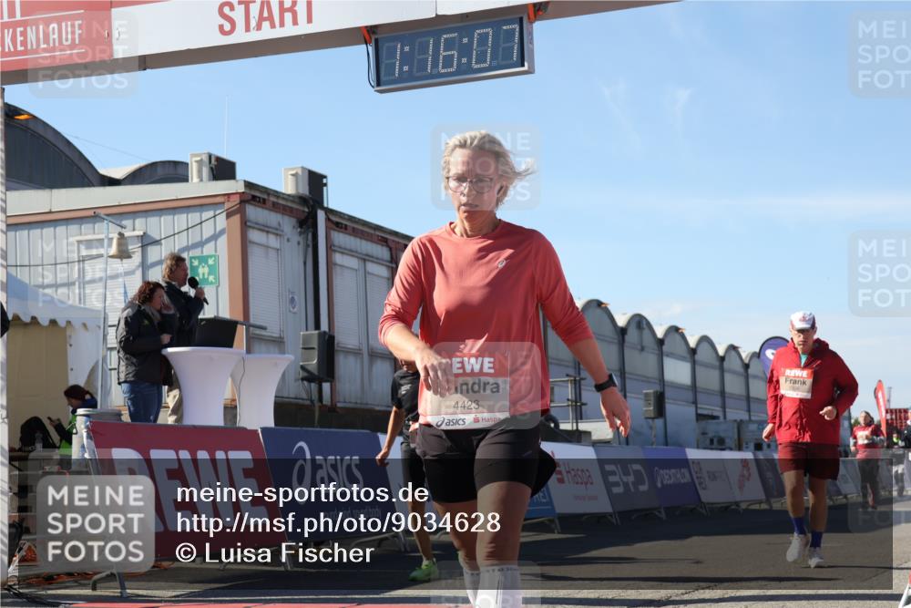03.10.2025 - Köhlbrandbrückenlauf Luisa Fischer http://msf.ph/oto/9034628 03.10.2025 13:16:06 Ziel 4311, 4423, 4495, 4548, 4644, 4805, 4833, 5022, 5023, 5068, 5217, 5336, 5867, 5868, 6270, 6271, 6507, 6712 meine-sportfotos.de