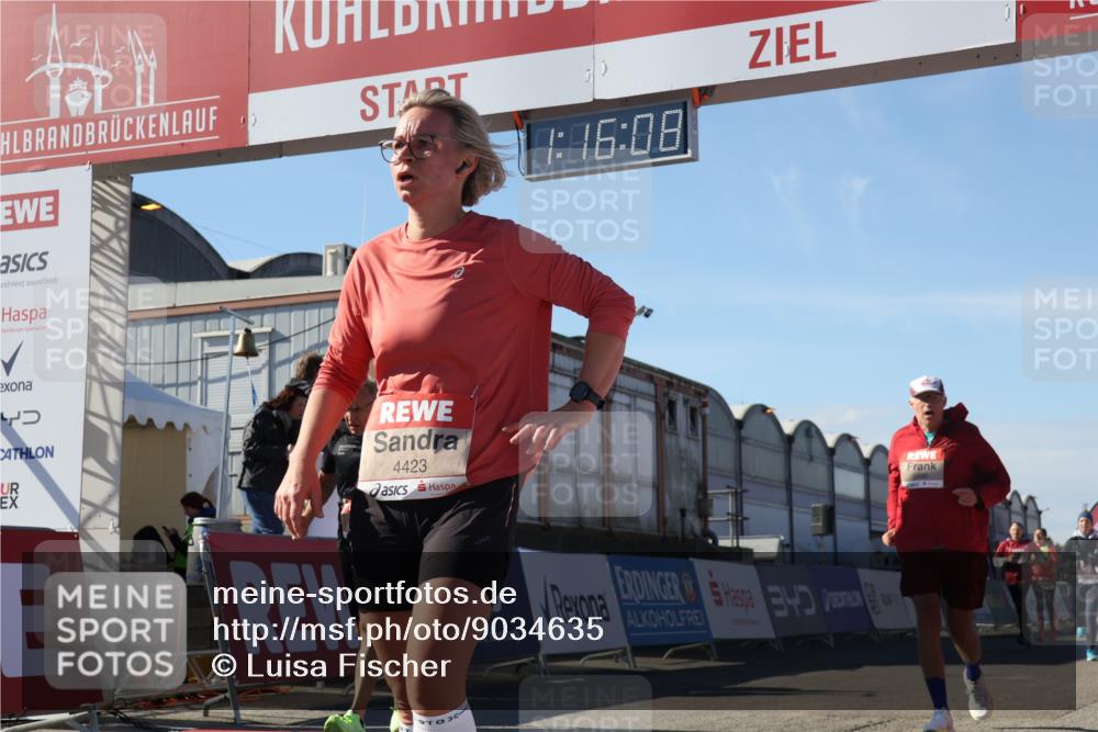 03.10.2025 - Köhlbrandbrückenlauf Luisa Fischer http://msf.ph/oto/9034635 03.10.2025 13:16:07 Ziel 4311, 4423, 4495, 4548, 4644, 4805, 5022, 5023, 5068, 5217, 5336, 5684, 5867, 5868, 6270, 6271, 6712 meine-sportfotos.de
