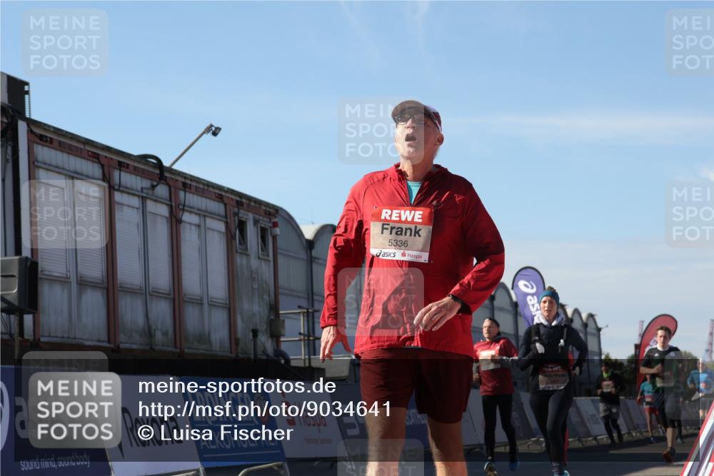 03.10.2025 - Köhlbrandbrückenlauf Luisa Fischer http://msf.ph/oto/9034641 03.10.2025 13:16:09 Ziel 4311, 4423, 4495, 4644, 4696, 5022, 5023, 5068, 5217, 5336, 5684, 5806, 6270, 6271, 6712 meine-sportfotos.de