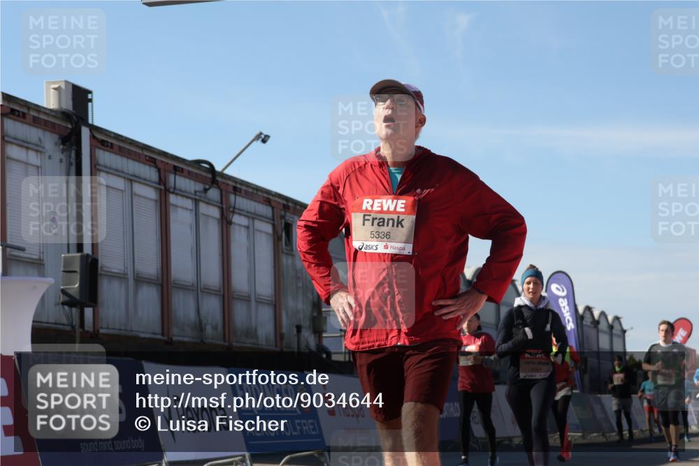 03.10.2025 - Köhlbrandbrückenlauf Luisa Fischer http://msf.ph/oto/9034644 03.10.2025 13:16:10 Ziel 4311, 4423, 4495, 4644, 4696, 5068, 5217, 5336, 5684, 5806, 6270, 6712 meine-sportfotos.de