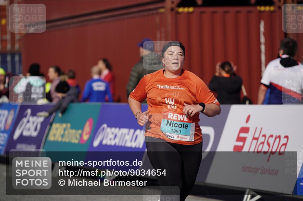 03.10.2025 - Köhlbrandbrückenlauf Michael Burmester http://msf.ph/oto/9034654 03.10.2025 10:44:41 Ziel 1389 meine-sportfotos.de