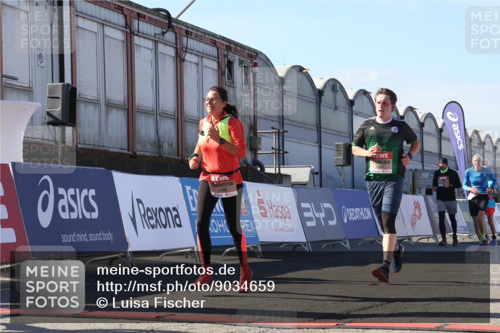 03.10.2025 - Köhlbrandbrückenlauf Luisa Fischer http://msf.ph/oto/9034659 03.10.2025 13:16:13 Ziel 4311, 4423, 4563, 4644, 4696, 4928, 5068, 5336, 5684, 5806, 6712 meine-sportfotos.de