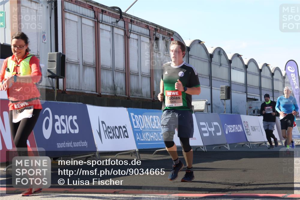 03.10.2025 - Köhlbrandbrückenlauf Luisa Fischer http://msf.ph/oto/9034665 03.10.2025 13:16:14 Ziel 4311, 4347, 4423, 4563, 4644, 4696, 4928, 5032, 5068, 5336, 5684, 5806, 5836, 6712 meine-sportfotos.de