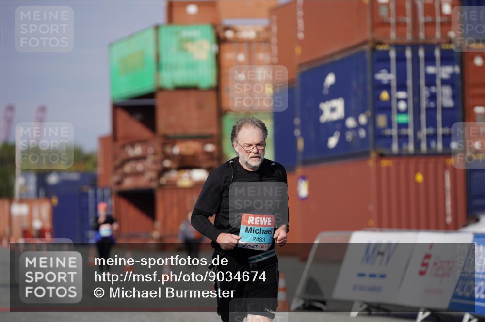 03.10.2025 - Köhlbrandbrückenlauf Michael Burmester http://msf.ph/oto/9034674 03.10.2025 10:44:52 Ziel 2483 meine-sportfotos.de