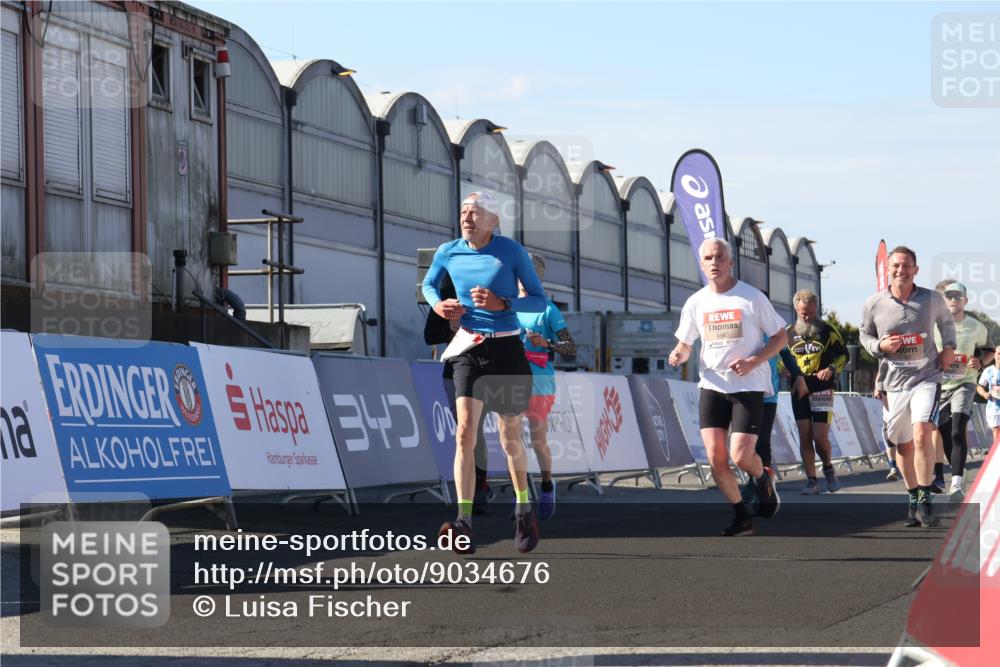 03.10.2025 - Köhlbrandbrückenlauf Luisa Fischer http://msf.ph/oto/9034676 03.10.2025 13:16:15 Ziel 4311, 4317, 4347, 4563, 4644, 4696, 4928, 5032, 5068, 5336, 5684, 5806, 5836, 6712, 6771 meine-sportfotos.de