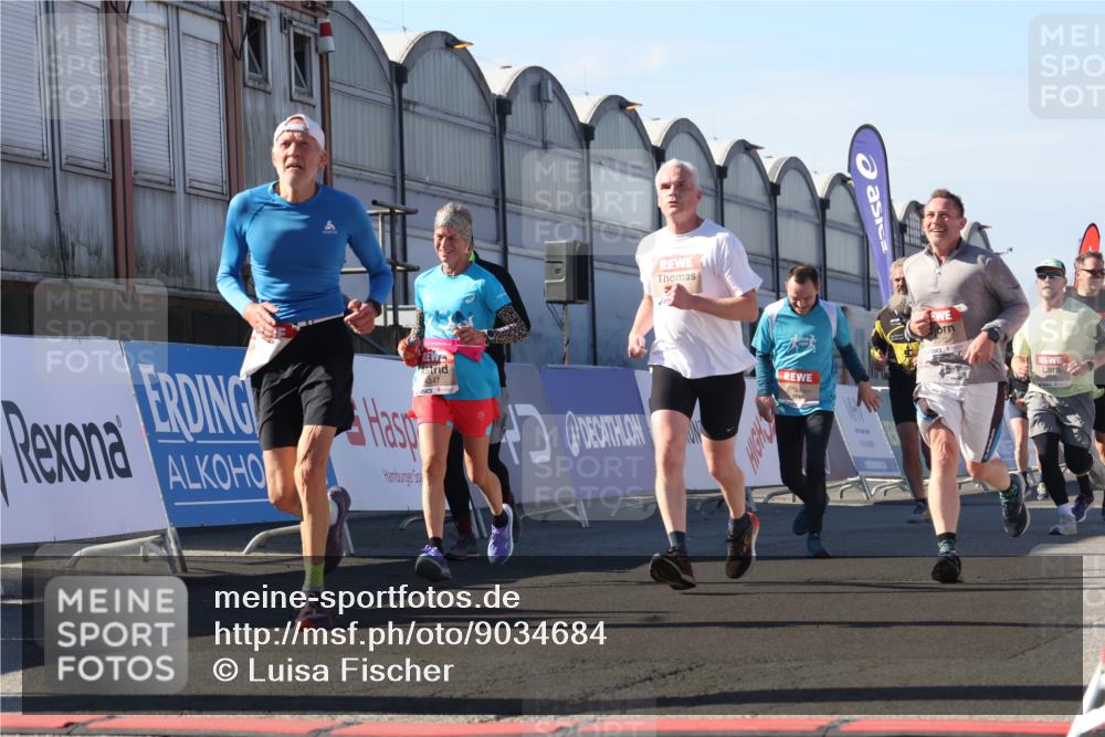 03.10.2025 - Köhlbrandbrückenlauf Luisa Fischer http://msf.ph/oto/9034684 03.10.2025 13:16:17 Ziel 4144, 4311, 4317, 4347, 4414, 4563, 4696, 4928, 4952, 5032, 5068, 5336, 5684, 5806, 5836, 6761, 6771 meine-sportfotos.de