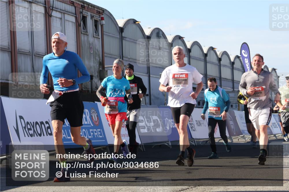 03.10.2025 - Köhlbrandbrückenlauf Luisa Fischer http://msf.ph/oto/9034686 03.10.2025 13:16:17 Ziel 4144, 4311, 4317, 4347, 4414, 4563, 4696, 4928, 4952, 5032, 5068, 5336, 5684, 5806, 5836, 6761, 6771 meine-sportfotos.de