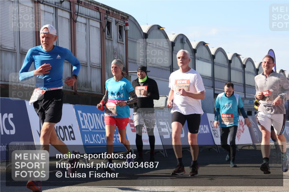 03.10.2025 - Köhlbrandbrückenlauf Luisa Fischer http://msf.ph/oto/9034687 03.10.2025 13:16:17 Ziel 4144, 4311, 4317, 4347, 4414, 4563, 4696, 4928, 4952, 5032, 5068, 5336, 5684, 5806, 5836, 6761, 6771 meine-sportfotos.de