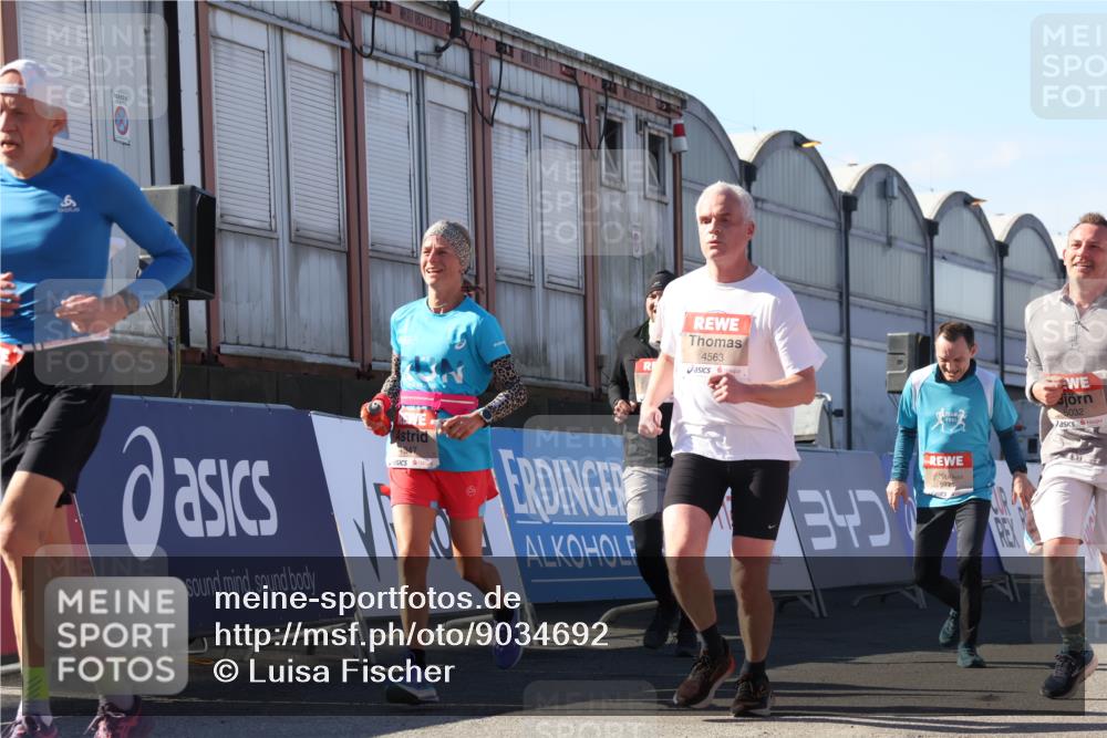 03.10.2025 - Köhlbrandbrückenlauf Luisa Fischer http://msf.ph/oto/9034692 03.10.2025 13:16:18 Ziel 4144, 4311, 4317, 4347, 4414, 4563, 4696, 4928, 4952, 5032, 5068, 5336, 5684, 5806, 5836, 6761, 6771 meine-sportfotos.de