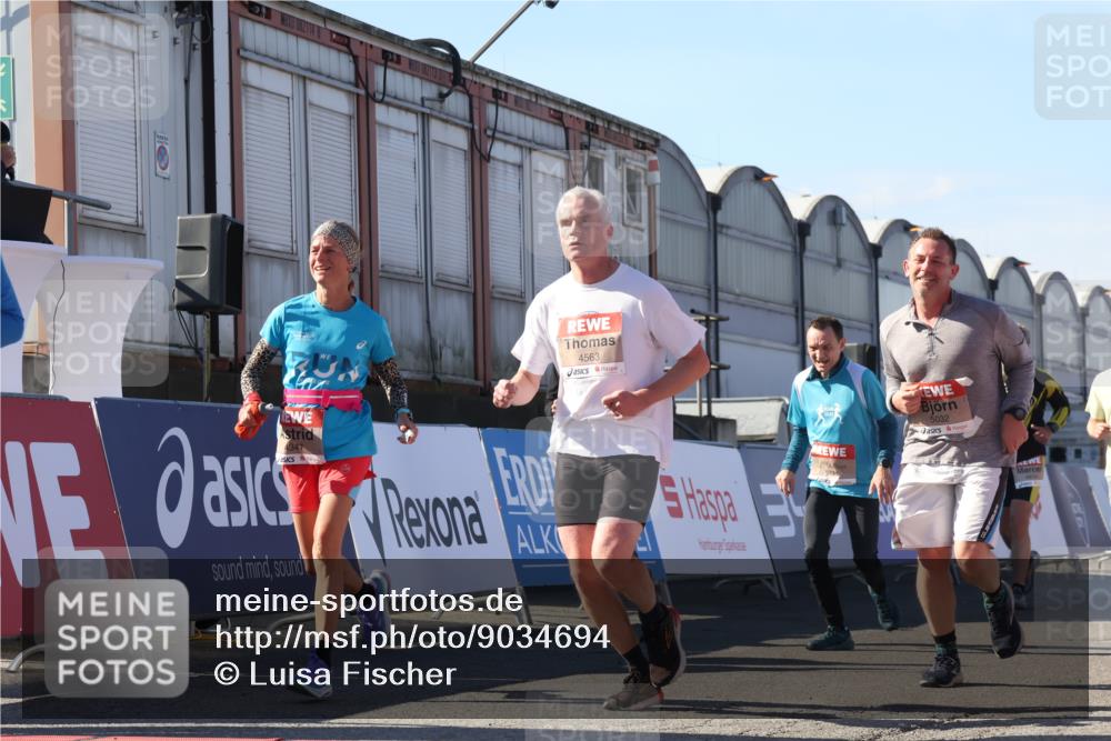 03.10.2025 - Köhlbrandbrückenlauf Luisa Fischer http://msf.ph/oto/9034694 03.10.2025 13:16:18 Ziel 4144, 4311, 4317, 4347, 4414, 4563, 4696, 4928, 4952, 5032, 5068, 5336, 5684, 5806, 5836, 6761, 6771 meine-sportfotos.de