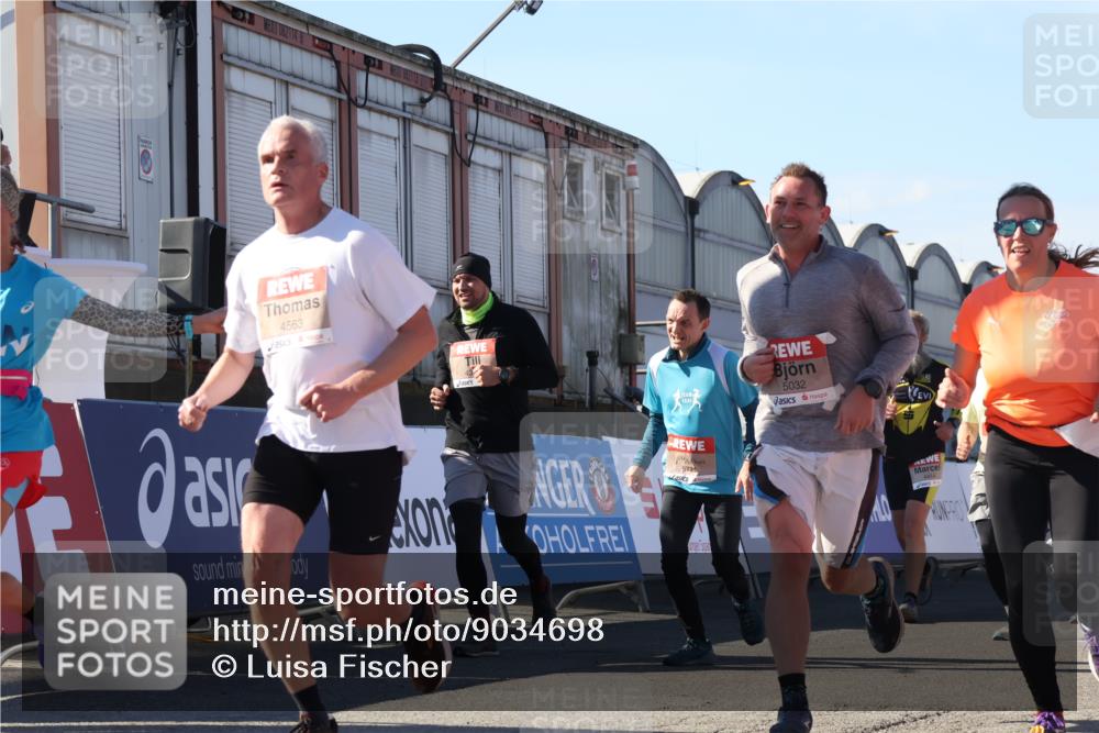 03.10.2025 - Köhlbrandbrückenlauf Luisa Fischer http://msf.ph/oto/9034698 03.10.2025 13:16:19 Ziel 4144, 4317, 4347, 4414, 4563, 4696, 4928, 4952, 5032, 5068, 5498, 5684, 5806, 5836, 6761, 6771 meine-sportfotos.de