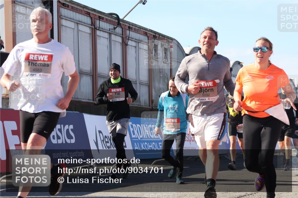 03.10.2025 - Köhlbrandbrückenlauf Luisa Fischer http://msf.ph/oto/9034701 03.10.2025 13:16:19 Ziel 4144, 4317, 4347, 4414, 4563, 4696, 4928, 4952, 5032, 5068, 5498, 5684, 5806, 5836, 6761, 6771 meine-sportfotos.de