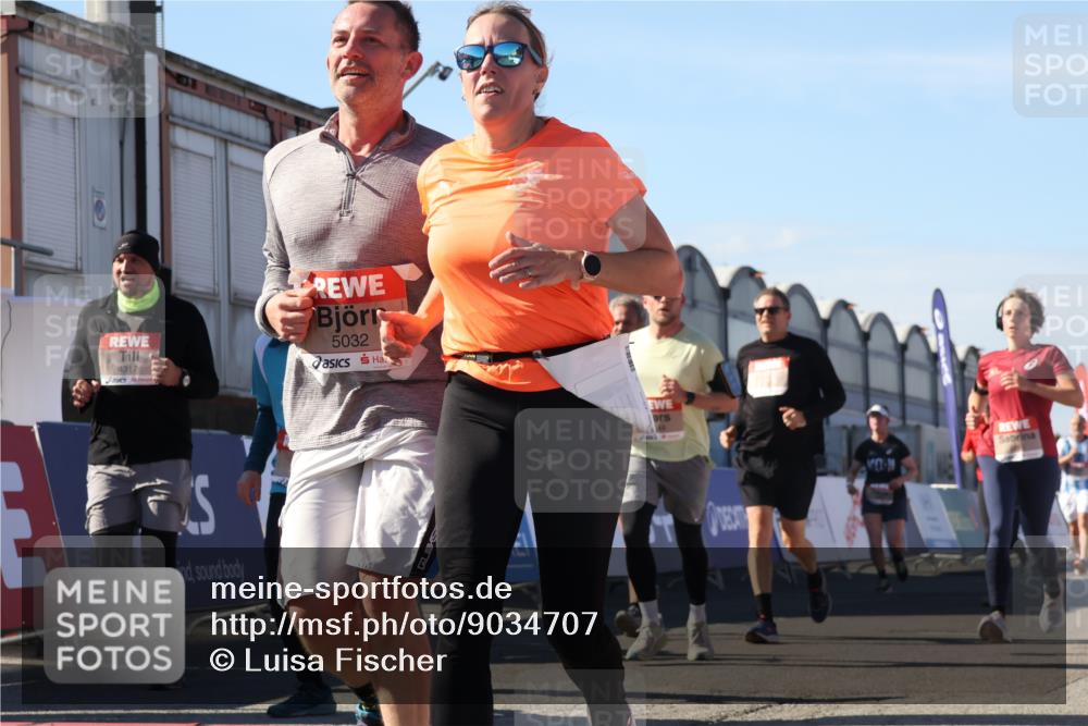 03.10.2025 - Köhlbrandbrückenlauf Luisa Fischer http://msf.ph/oto/9034707 03.10.2025 13:16:20 Ziel 4144, 4317, 4347, 4414, 4563, 4696, 4928, 4952, 5032, 5068, 5498, 5684, 5806, 5836, 5983, 6761, 6771 meine-sportfotos.de