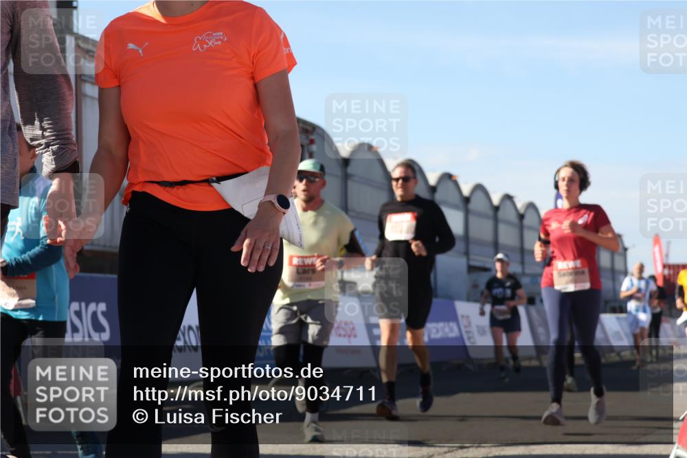 03.10.2025 - Köhlbrandbrückenlauf Luisa Fischer http://msf.ph/oto/9034711 03.10.2025 13:16:21 Ziel 4144, 4317, 4347, 4414, 4563, 4586, 4696, 4928, 4952, 5032, 5068, 5498, 5684, 5806, 5836, 5983, 6761, 6771 meine-sportfotos.de