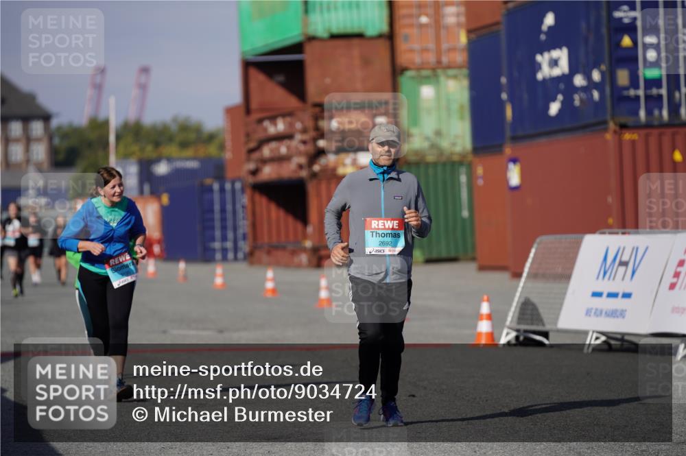 03.10.2025 - Köhlbrandbrückenlauf Michael Burmester http://msf.ph/oto/9034724 03.10.2025 10:45:18 Ziel 2692, 3195, 3624 meine-sportfotos.de
