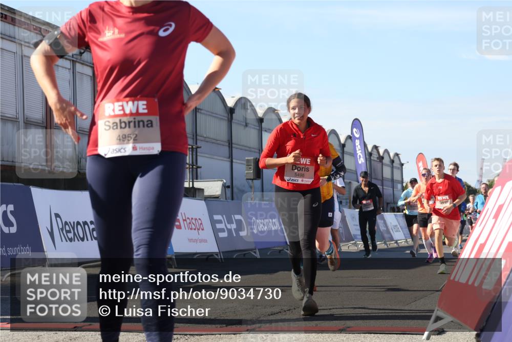 03.10.2025 - Köhlbrandbrückenlauf Luisa Fischer http://msf.ph/oto/9034730 03.10.2025 13:16:24 Ziel 4144, 4146, 4314, 4317, 4347, 4408, 4414, 4563, 4586, 4696, 4928, 4952, 5032, 5498, 5570, 5806, 5815, 5836, 5983, 6353, 6761, 6771, 6812 meine-sportfotos.de