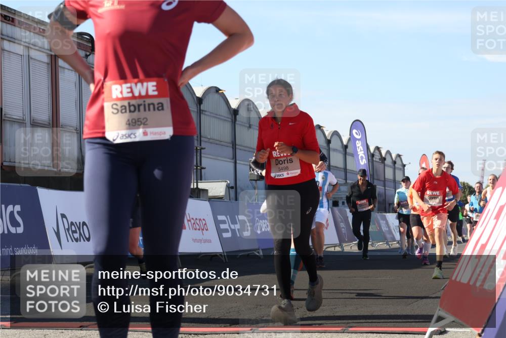 03.10.2025 - Köhlbrandbrückenlauf Luisa Fischer http://msf.ph/oto/9034731 03.10.2025 13:16:24 Ziel 4144, 4146, 4314, 4317, 4347, 4408, 4414, 4563, 4586, 4696, 4928, 4952, 5032, 5498, 5570, 5806, 5815, 5836, 5983, 6353, 6761, 6771, 6812 meine-sportfotos.de