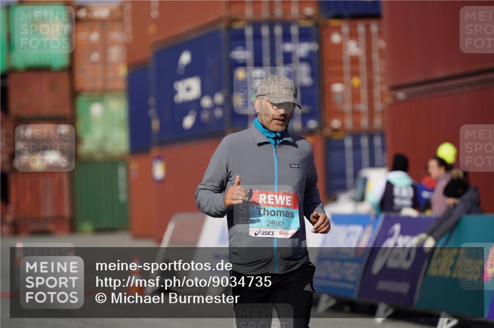 03.10.2025 - Köhlbrandbrückenlauf Michael Burmester http://msf.ph/oto/9034735 03.10.2025 10:45:21 Ziel 2692, 3195, 3624 meine-sportfotos.de