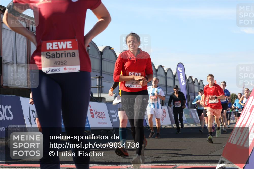 03.10.2025 - Köhlbrandbrückenlauf Luisa Fischer http://msf.ph/oto/9034736 03.10.2025 13:16:25 Ziel 4144, 4146, 4314, 4317, 4347, 4408, 4414, 4563, 4586, 4928, 4952, 5032, 5498, 5570, 5806, 5815, 5836, 5983, 6353, 6761, 6771, 6812 meine-sportfotos.de