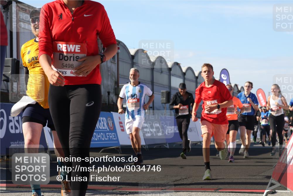 03.10.2025 - Köhlbrandbrückenlauf Luisa Fischer http://msf.ph/oto/9034746 03.10.2025 13:16:26 Ziel 4144, 4146, 4314, 4317, 4347, 4408, 4414, 4563, 4586, 4928, 4952, 5032, 5498, 5570, 5694, 5815, 5836, 5983, 6353, 6377, 6761, 6771, 6812 meine-sportfotos.de