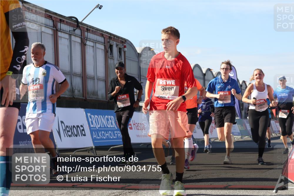 03.10.2025 - Köhlbrandbrückenlauf Luisa Fischer http://msf.ph/oto/9034755 03.10.2025 13:16:28 Ziel 4144, 4146, 4314, 4317, 4347, 4408, 4414, 4563, 4586, 4928, 4952, 5032, 5498, 5570, 5694, 5815, 5836, 5983, 6208, 6353, 6377, 6761, 6771, 6812 meine-sportfotos.de