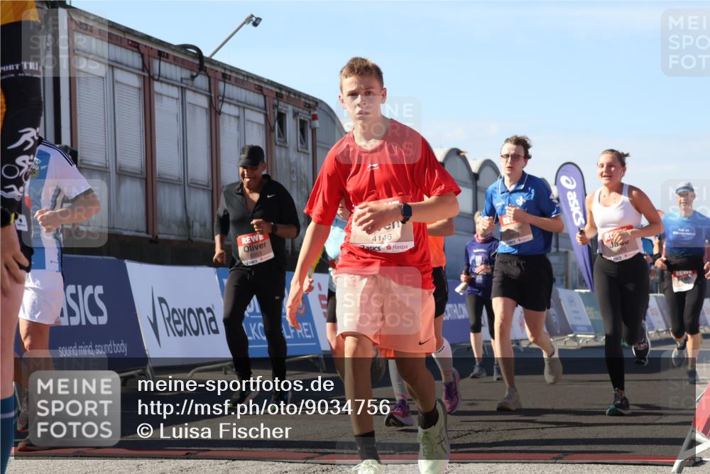03.10.2025 - Köhlbrandbrückenlauf Luisa Fischer http://msf.ph/oto/9034756 03.10.2025 13:16:28 Ziel 4144, 4146, 4314, 4317, 4347, 4408, 4414, 4563, 4586, 4928, 4952, 5032, 5498, 5570, 5694, 5815, 5836, 5983, 6208, 6353, 6377, 6761, 6771, 6812 meine-sportfotos.de