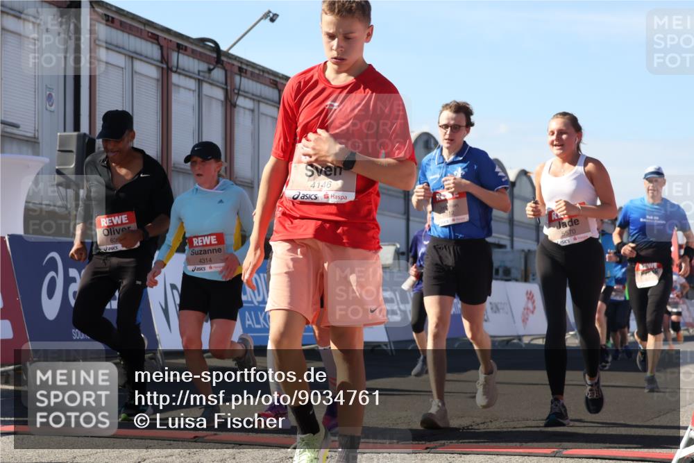 03.10.2025 - Köhlbrandbrückenlauf Luisa Fischer http://msf.ph/oto/9034761 03.10.2025 13:16:29 Ziel 4144, 4146, 4314, 4317, 4347, 4408, 4414, 4563, 4586, 4928, 4952, 5032, 5104, 5498, 5570, 5694, 5815, 5836, 5983, 6208, 6353, 6377, 6761, 6771, 6812 meine-sportfotos.de