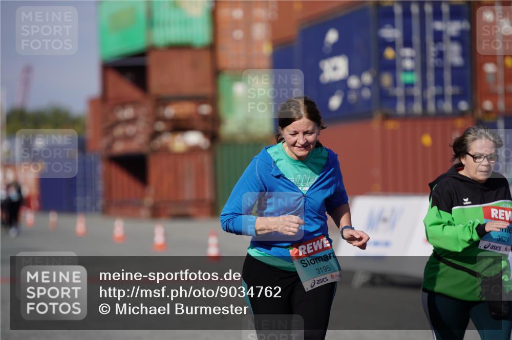 03.10.2025 - Köhlbrandbrückenlauf Michael Burmester http://msf.ph/oto/9034762 03.10.2025 10:45:25 Ziel 2692, 3195, 3624 meine-sportfotos.de