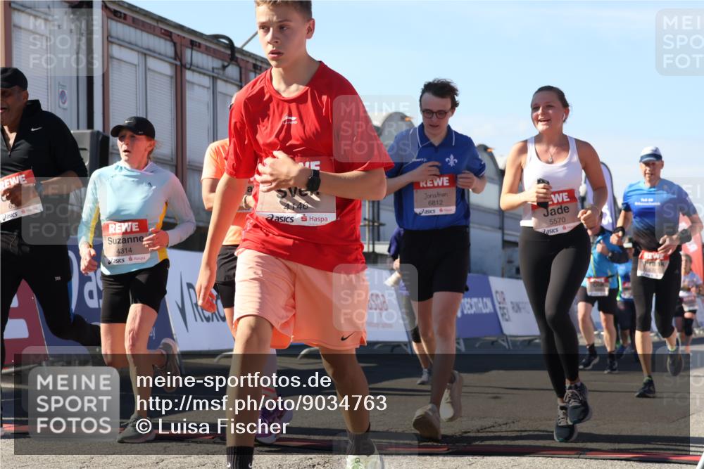 03.10.2025 - Köhlbrandbrückenlauf Luisa Fischer http://msf.ph/oto/9034763 03.10.2025 13:16:29 Ziel 4144, 4146, 4314, 4317, 4347, 4408, 4414, 4563, 4586, 4928, 4952, 5032, 5104, 5498, 5570, 5694, 5815, 5836, 5983, 6208, 6353, 6377, 6761, 6771, 6812 meine-sportfotos.de