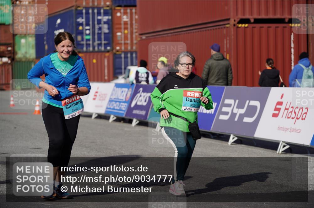 03.10.2025 - Köhlbrandbrückenlauf Michael Burmester http://msf.ph/oto/9034777 03.10.2025 10:45:26 Ziel 2692, 3624 meine-sportfotos.de