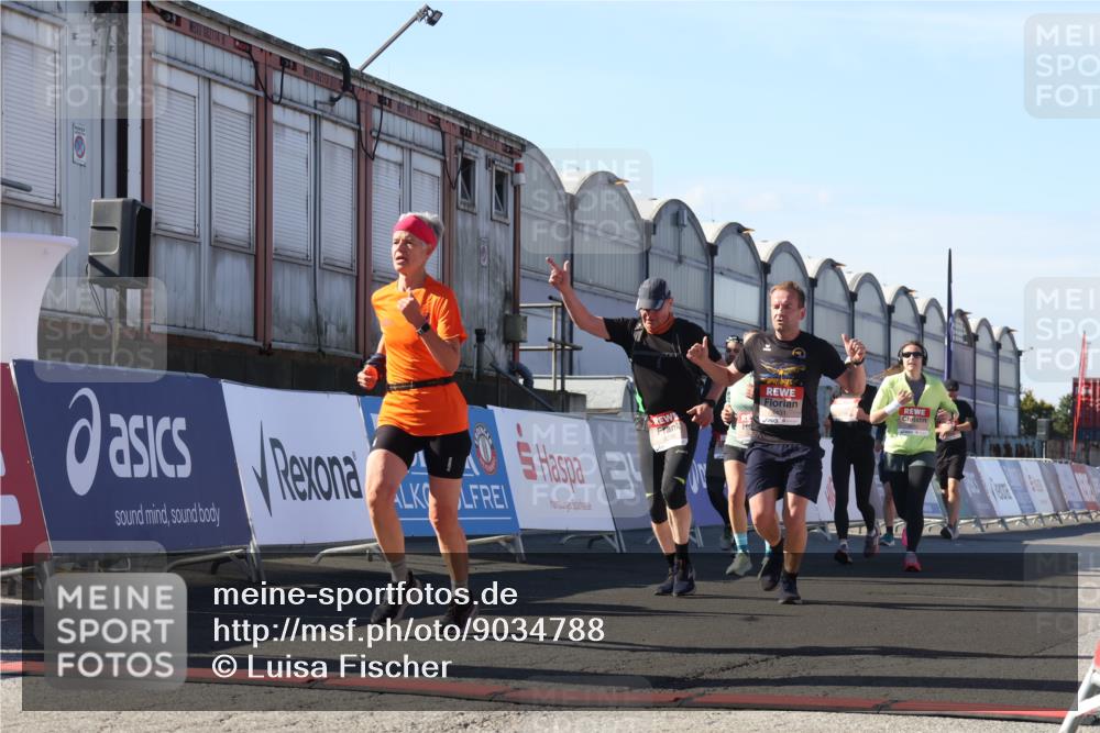 03.10.2025 - Köhlbrandbrückenlauf Luisa Fischer http://msf.ph/oto/9034788 03.10.2025 13:16:40 Ziel 4036, 4235, 4314, 4330, 4356, 4408, 4431, 4551, 4813, 5104, 5570, 5630, 5694, 6208, 6299, 6353, 6377, 6746, 6812 meine-sportfotos.de