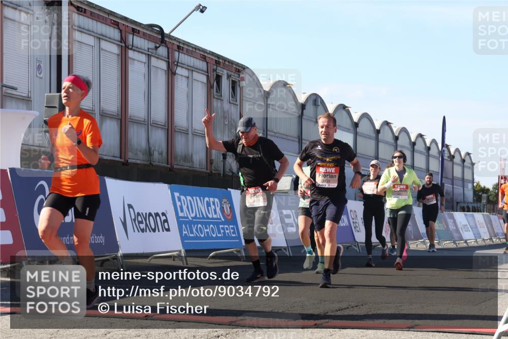 03.10.2025 - Köhlbrandbrückenlauf Luisa Fischer http://msf.ph/oto/9034792 03.10.2025 13:16:40 Ziel 4036, 4235, 4314, 4330, 4356, 4408, 4431, 4551, 4813, 5104, 5570, 5630, 5694, 6208, 6299, 6353, 6377, 6746, 6812 meine-sportfotos.de