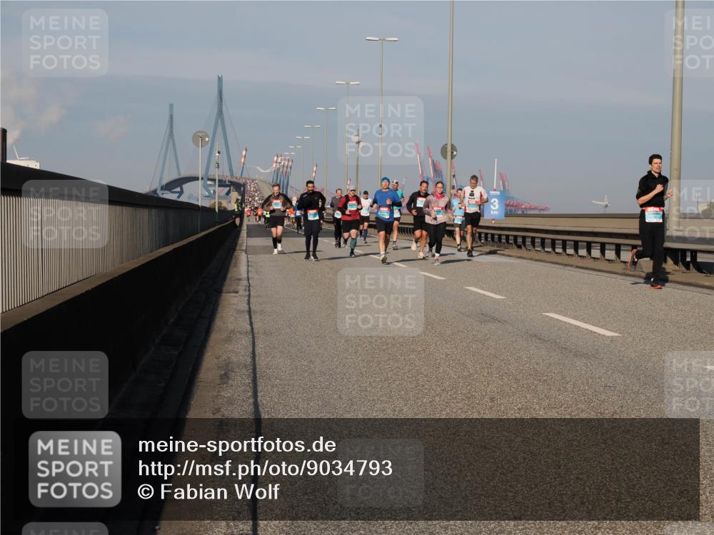 03.10.2025 - Köhlbrandbrückenlauf Fabian Wolf http://msf.ph/oto/9034793 03.10.2025 09:49:09 Position 3 3 meine-sportfotos.de