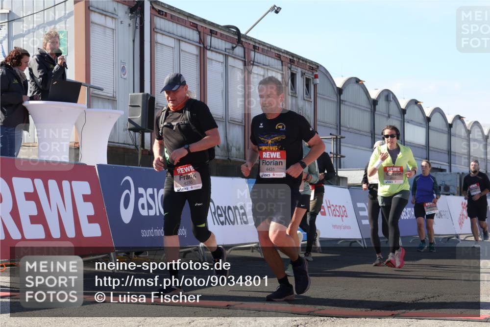 03.10.2025 - Köhlbrandbrückenlauf Luisa Fischer http://msf.ph/oto/9034801 03.10.2025 13:16:42 Ziel 4036, 4235, 4330, 4356, 4431, 4551, 4813, 5028, 5104, 5630, 5694, 6208, 6299, 6340, 6343, 6377, 6620, 6746 meine-sportfotos.de