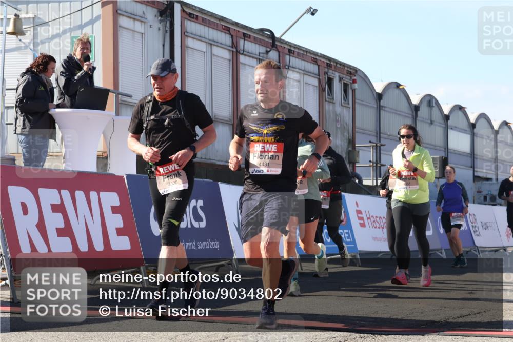 03.10.2025 - Köhlbrandbrückenlauf Luisa Fischer http://msf.ph/oto/9034802 03.10.2025 13:16:42 Ziel 4036, 4235, 4330, 4356, 4431, 4551, 4813, 5028, 5104, 5630, 5694, 6208, 6299, 6340, 6343, 6377, 6620, 6746 meine-sportfotos.de