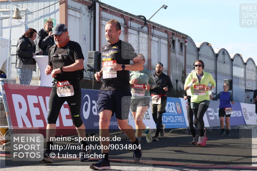 03.10.2025 - Köhlbrandbrückenlauf Luisa Fischer http://msf.ph/oto/9034804 03.10.2025 13:16:42 Ziel 4036, 4235, 4330, 4356, 4431, 4551, 4813, 5028, 5104, 5630, 5694, 6208, 6299, 6340, 6343, 6377, 6620, 6746 meine-sportfotos.de