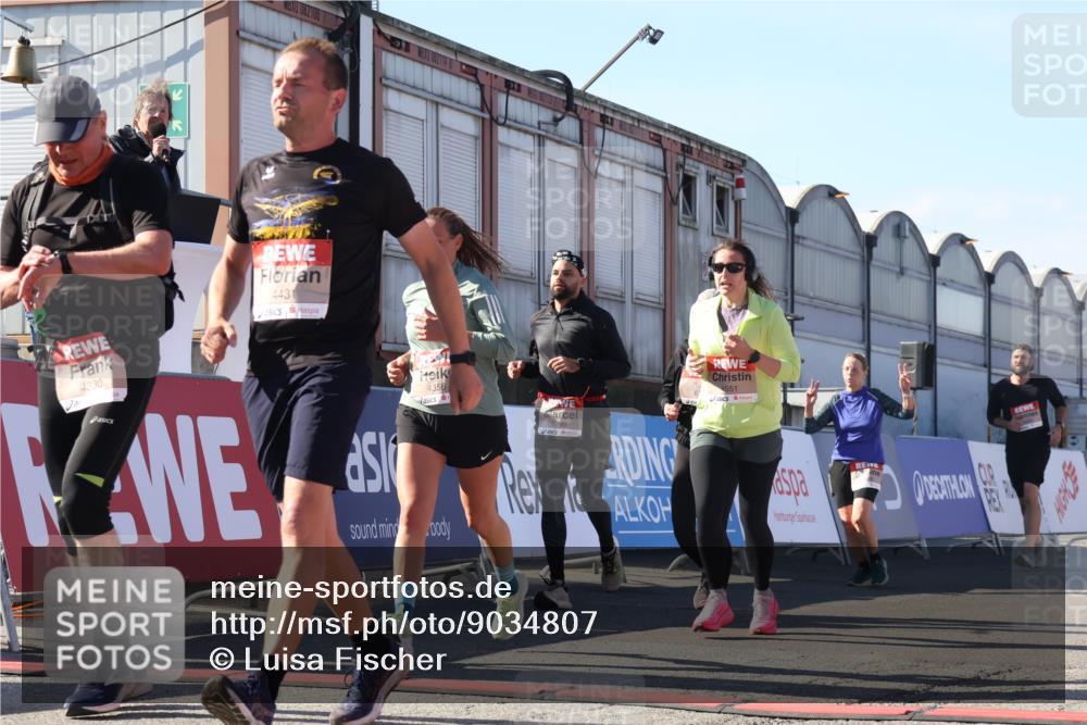 03.10.2025 - Köhlbrandbrückenlauf Luisa Fischer http://msf.ph/oto/9034807 03.10.2025 13:16:43 Ziel 4036, 4235, 4330, 4356, 4431, 4551, 4813, 5028, 5099, 5104, 5630, 6208, 6299, 6340, 6343, 6620, 6697, 6746, 6785 meine-sportfotos.de