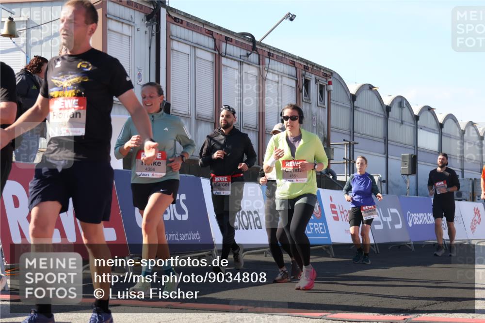 03.10.2025 - Köhlbrandbrückenlauf Luisa Fischer http://msf.ph/oto/9034808 03.10.2025 13:16:43 Ziel 4036, 4235, 4330, 4356, 4431, 4551, 4813, 5028, 5099, 5104, 5630, 6208, 6299, 6340, 6343, 6620, 6697, 6746, 6785 meine-sportfotos.de