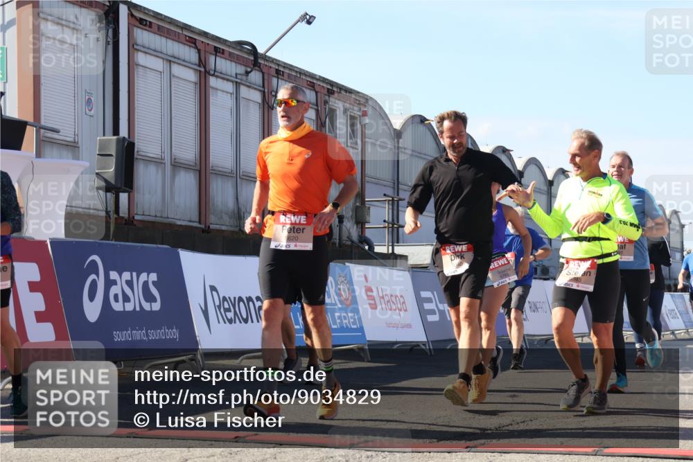 03.10.2025 - Köhlbrandbrückenlauf Luisa Fischer http://msf.ph/oto/9034829 03.10.2025 13:16:46 Ziel 4036, 4235, 4330, 4356, 4431, 4551, 4813, 5028, 5053, 5099, 5166, 5385, 5386, 5630, 6286, 6299, 6340, 6343, 6620, 6697, 6746, 6785 meine-sportfotos.de