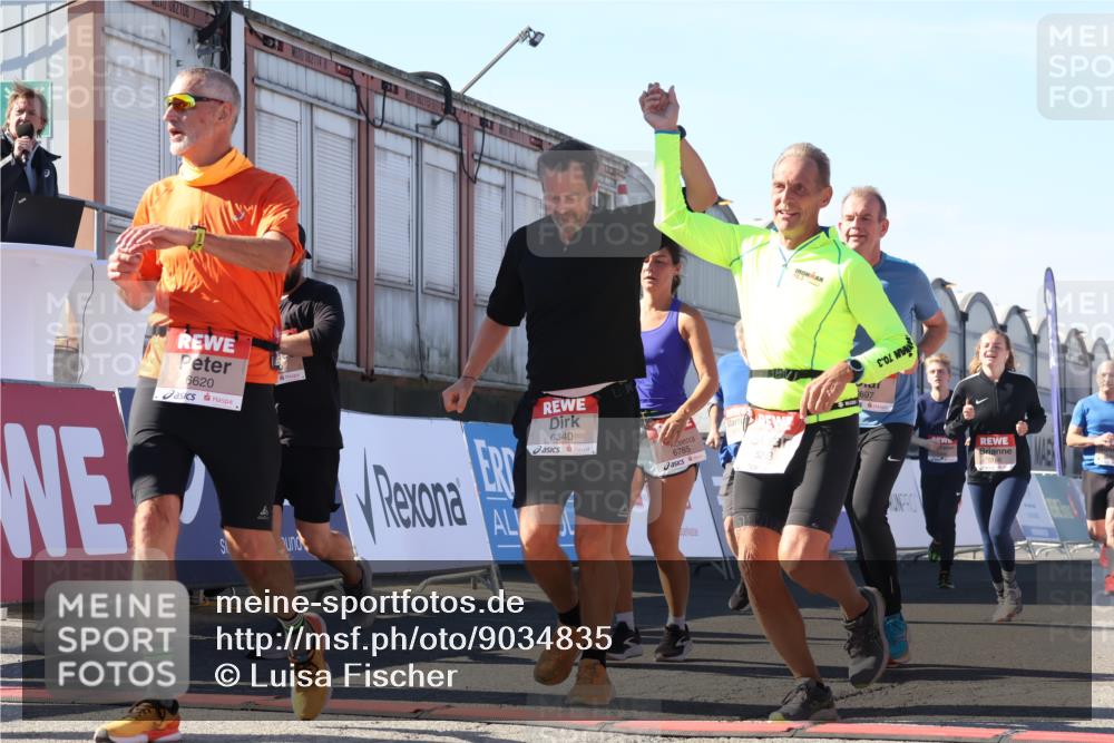 03.10.2025 - Köhlbrandbrückenlauf Luisa Fischer http://msf.ph/oto/9034835 03.10.2025 13:16:47 Ziel 4235, 4330, 4356, 4431, 4551, 4813, 5028, 5053, 5099, 5166, 5385, 5386, 6286, 6299, 6340, 6343, 6620, 6697, 6746, 6785 meine-sportfotos.de
