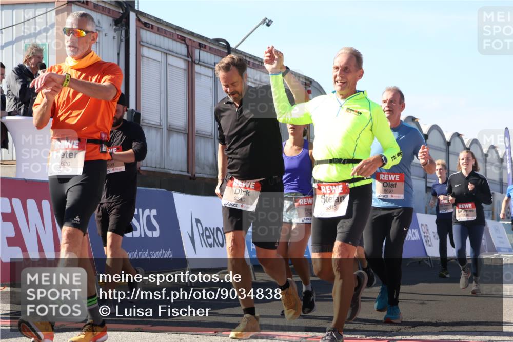 03.10.2025 - Köhlbrandbrückenlauf Luisa Fischer http://msf.ph/oto/9034838 03.10.2025 13:16:47 Ziel 4235, 4330, 4356, 4431, 4551, 4813, 5028, 5053, 5099, 5166, 5385, 5386, 6286, 6299, 6340, 6343, 6620, 6697, 6746, 6785 meine-sportfotos.de