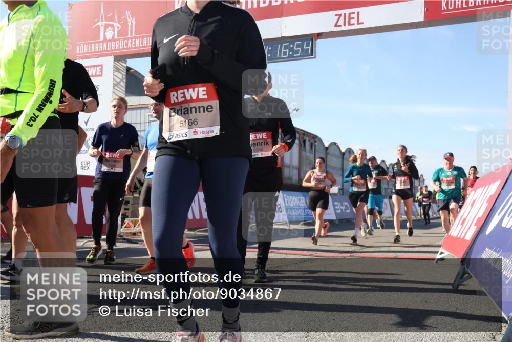 03.10.2025 - Köhlbrandbrückenlauf Luisa Fischer http://msf.ph/oto/9034867 03.10.2025 13:16:53 Ziel 4168, 4330, 4356, 4359, 4431, 4551, 4605, 5028, 5053, 5099, 5100, 5166, 5302, 5385, 5386, 5453, 5467, 5840, 6286, 6299, 6340, 6343, 6474, 6620, 6658, 6697, 6746, 6785 meine-sportfotos.de