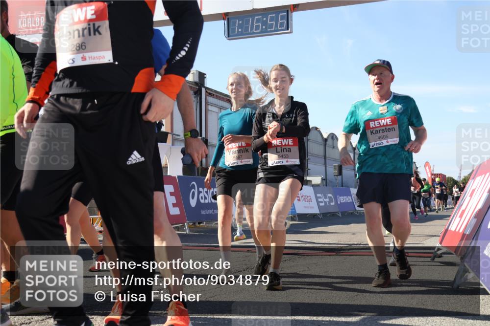 03.10.2025 - Köhlbrandbrückenlauf Luisa Fischer http://msf.ph/oto/9034879 03.10.2025 13:16:55 Ziel 4168, 4359, 4551, 4605, 4978, 5028, 5053, 5099, 5100, 5166, 5302, 5385, 5386, 5453, 5467, 5840, 6286, 6299, 6340, 6343, 6474, 6620, 6623, 6626, 6658, 6697, 6746, 6785 meine-sportfotos.de