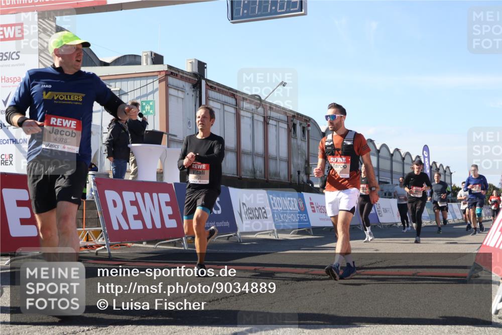 03.10.2025 - Köhlbrandbrückenlauf Luisa Fischer http://msf.ph/oto/9034889 03.10.2025 13:17:02 Ziel 4168, 4242, 4331, 4359, 4361, 4605, 4861, 4978, 4982, 5033, 5073, 5087, 5090, 5100, 5302, 5385, 5386, 5453, 5467, 5479, 5840, 6474, 6623, 6626, 6658 meine-sportfotos.de