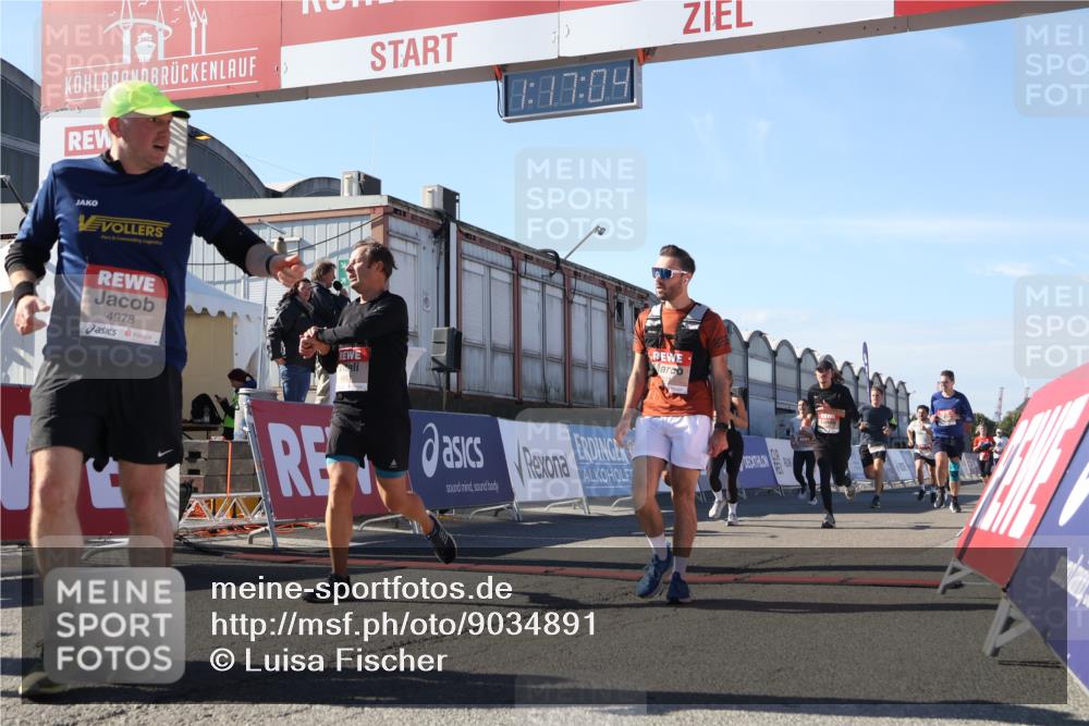 03.10.2025 - Köhlbrandbrückenlauf Luisa Fischer http://msf.ph/oto/9034891 03.10.2025 13:17:02 Ziel 4168, 4242, 4331, 4359, 4361, 4605, 4861, 4978, 4982, 5033, 5073, 5087, 5090, 5100, 5302, 5385, 5386, 5453, 5467, 5479, 5840, 6474, 6623, 6626, 6658 meine-sportfotos.de