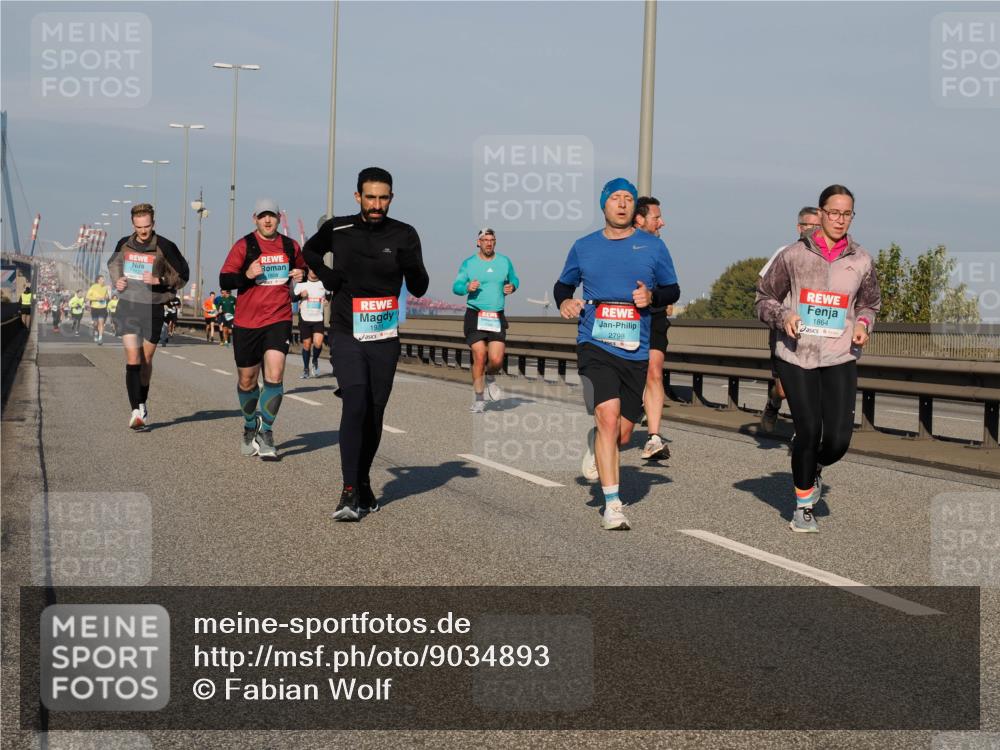 03.10.2025 - Köhlbrandbrückenlauf Fabian Wolf http://msf.ph/oto/9034893 03.10.2025 09:49:15 Position 3 1808, 1931, 2798, 1864 meine-sportfotos.de