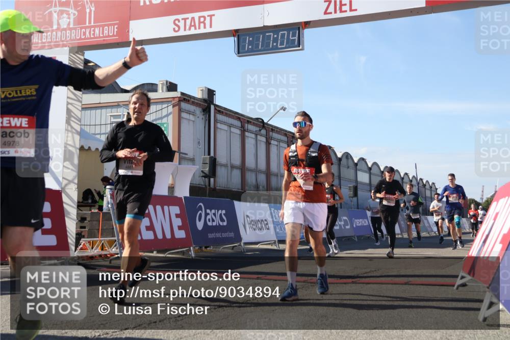 03.10.2025 - Köhlbrandbrückenlauf Luisa Fischer http://msf.ph/oto/9034894 03.10.2025 13:17:03 Ziel 4168, 4242, 4331, 4359, 4361, 4605, 4861, 4978, 4982, 5033, 5073, 5087, 5090, 5100, 5302, 5453, 5467, 5479, 5840, 6474, 6623, 6626, 6658 meine-sportfotos.de
