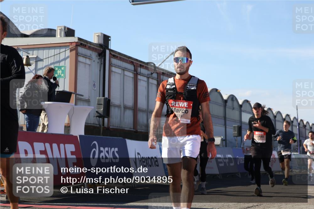 03.10.2025 - Köhlbrandbrückenlauf Luisa Fischer http://msf.ph/oto/9034895 03.10.2025 13:17:03 Ziel 4168, 4242, 4331, 4359, 4361, 4605, 4861, 4978, 4982, 5033, 5073, 5087, 5090, 5100, 5302, 5453, 5467, 5479, 5840, 6474, 6623, 6626, 6658 meine-sportfotos.de