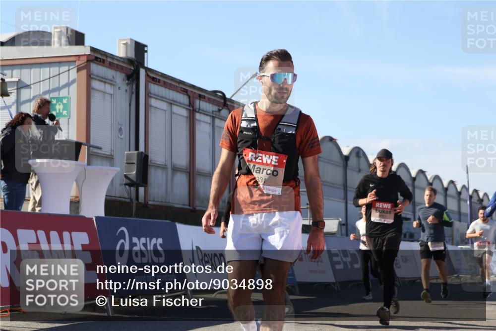 03.10.2025 - Köhlbrandbrückenlauf Luisa Fischer http://msf.ph/oto/9034898 03.10.2025 13:17:03 Ziel 4168, 4242, 4331, 4359, 4361, 4605, 4861, 4978, 4982, 5033, 5073, 5087, 5090, 5100, 5302, 5453, 5467, 5479, 5840, 6474, 6623, 6626, 6658 meine-sportfotos.de